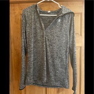 Under Armour long sleeve hoodie (L)